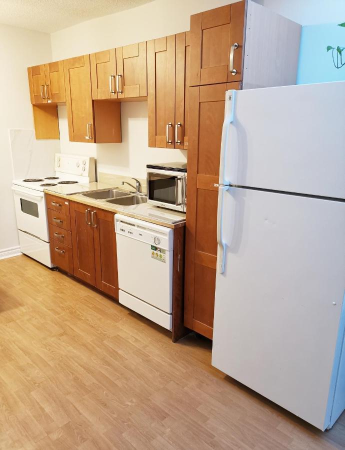 Cozy Private Rm Heart Of North York Free Parking Full Kitchen Close To Downtown Toronto Exterior foto